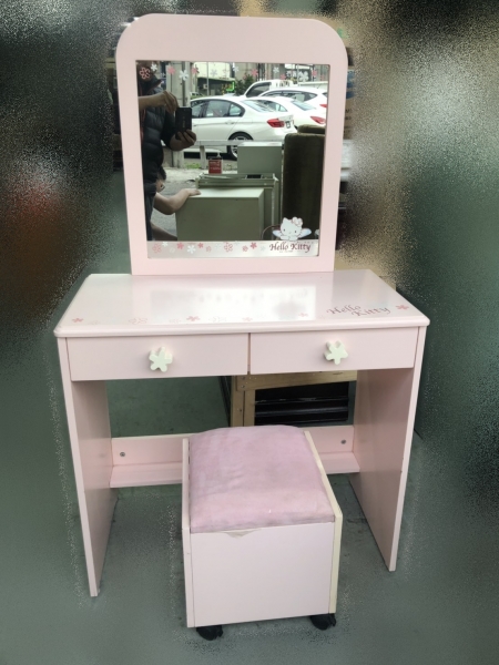 台北二手家具買賣 推薦 泰山宏品中古傢俱館 B41402 * 粉色化妝桌(含椅) * 二手中古 梳妝台 化妝台 鏡台